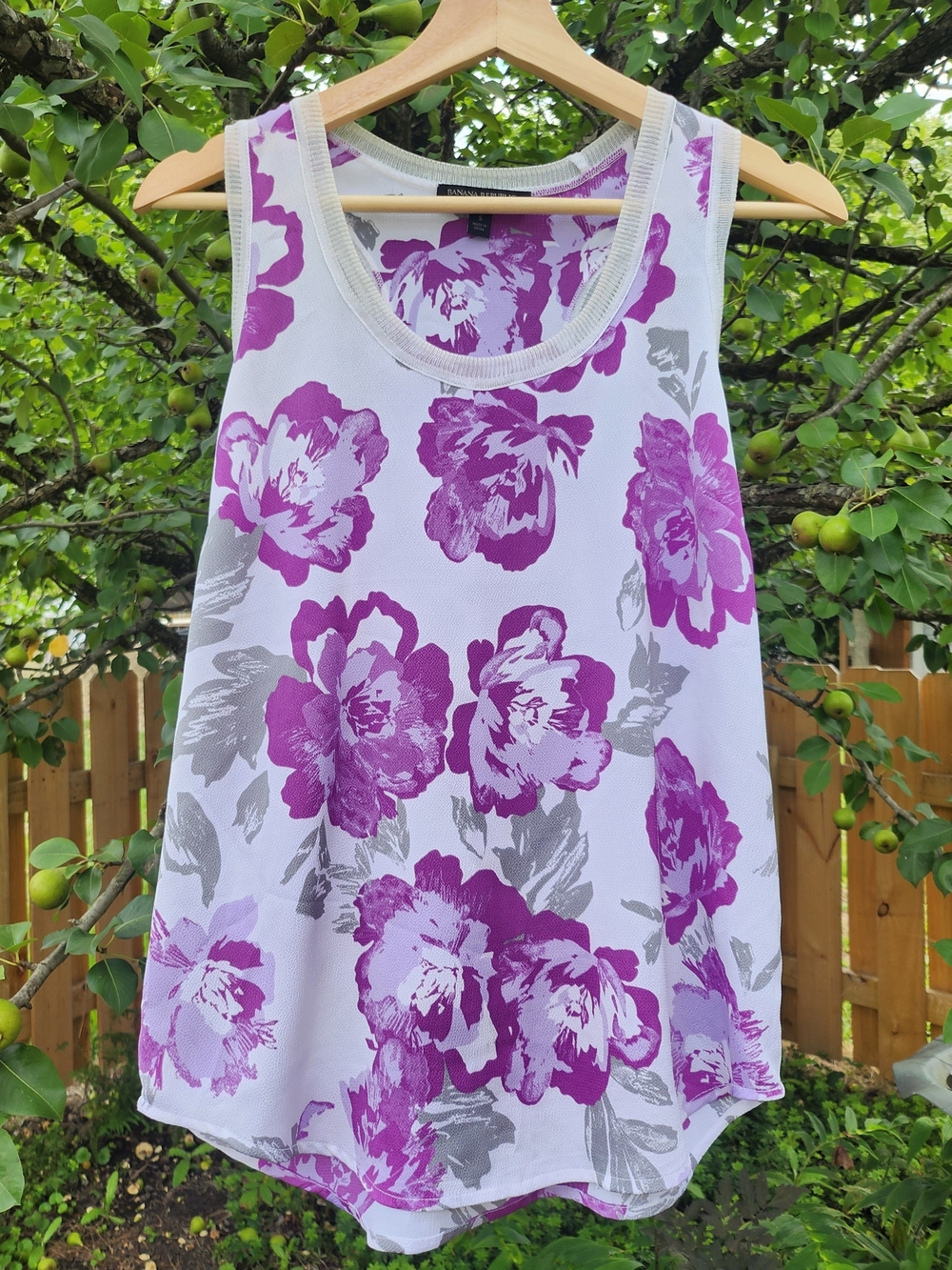 Banana Republic Small Floral Scoop Neck Tank Top Shell Purple